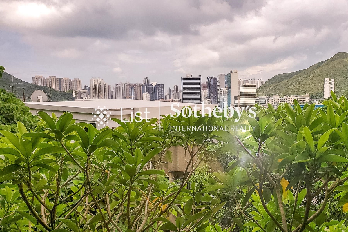 Pine Lodge 松苑 | View from Living Room