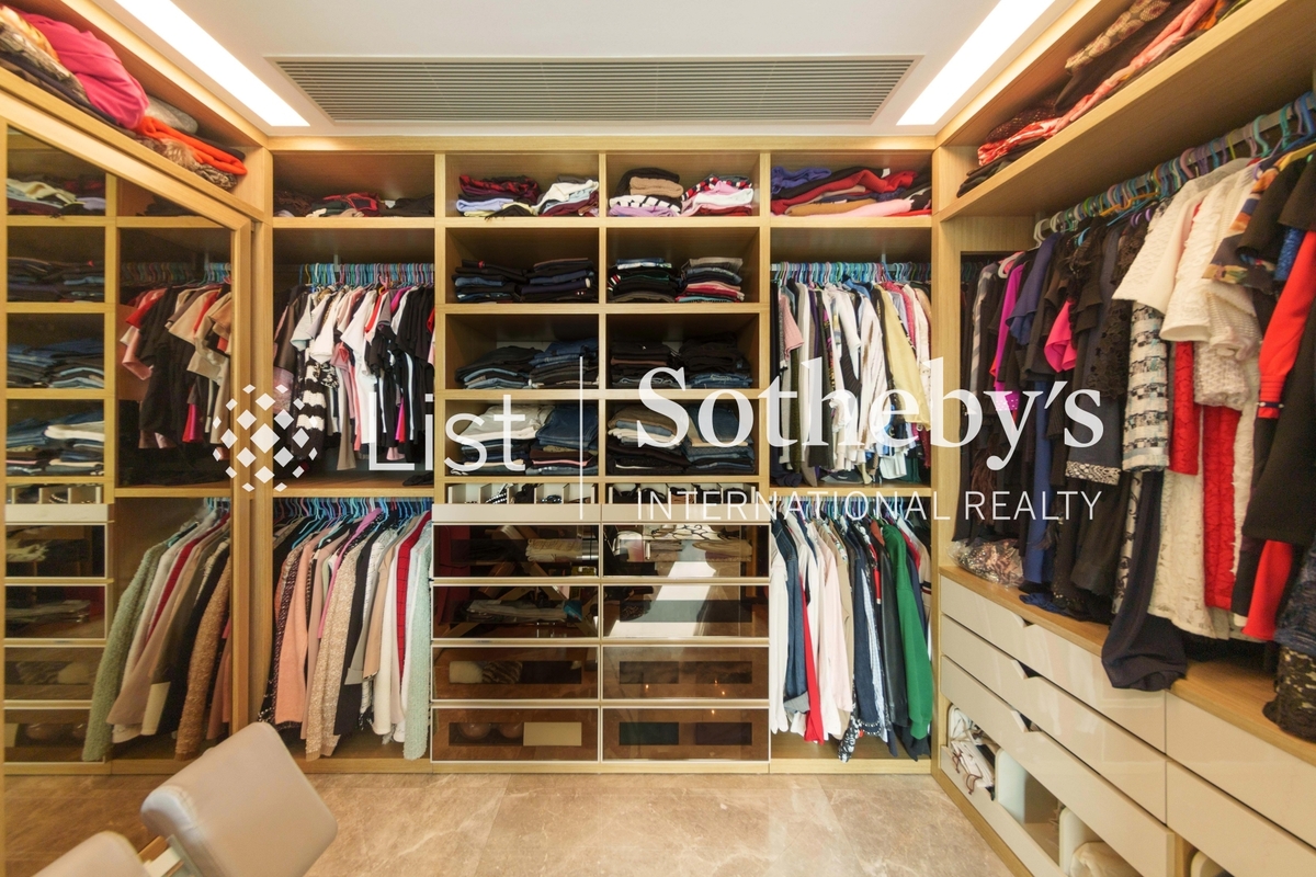 Marinella 深灣9號 | Walk-in Closet in Master Bedroom 