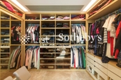 Marinella 深灣9號 | Walk-in Closet in Master Bedroom 