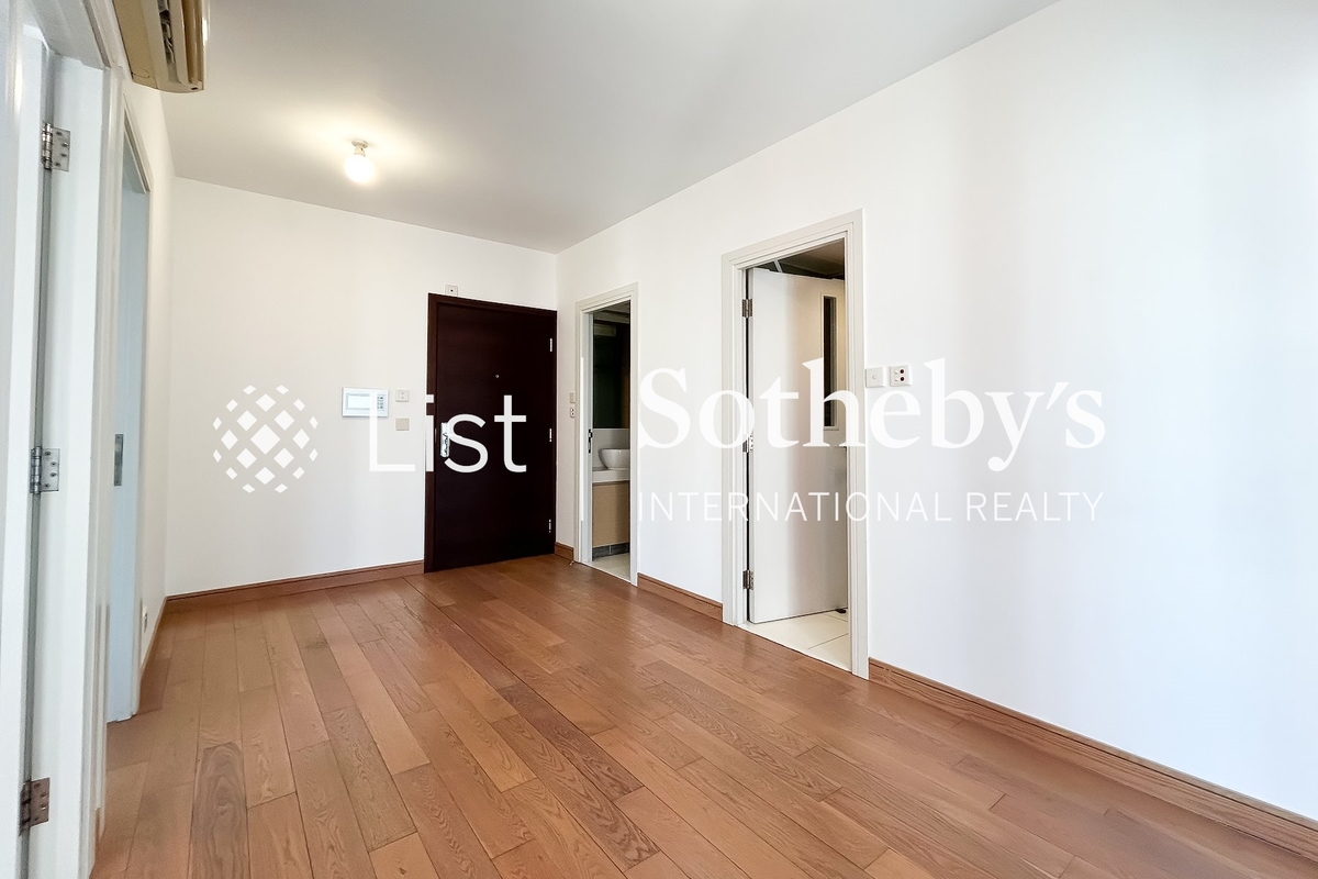 Centre Stage 聚贤居 | Living and Dining Room