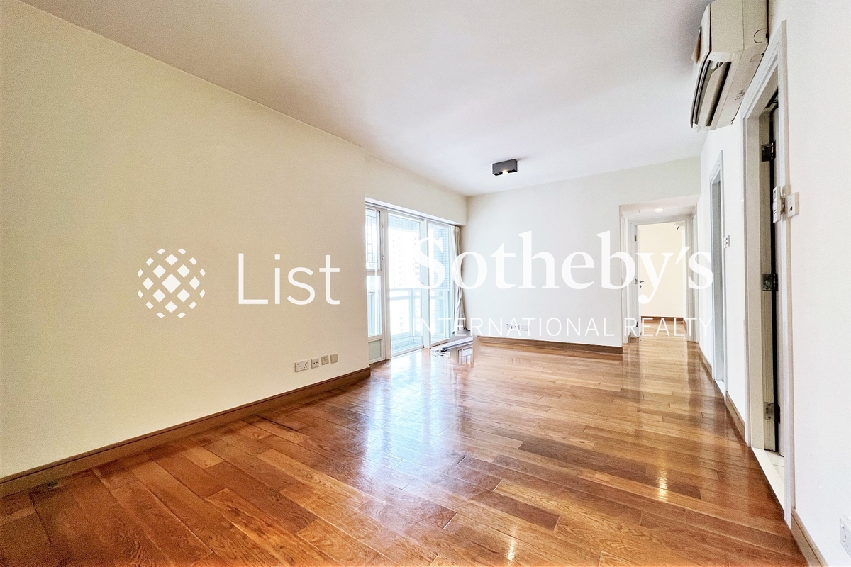 Centre Stage 聚贤居 | Living and Dining Room