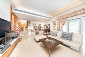 2-8 Shouson Hill Road West 壽臣山道西2-8號 | Living and Dining Room