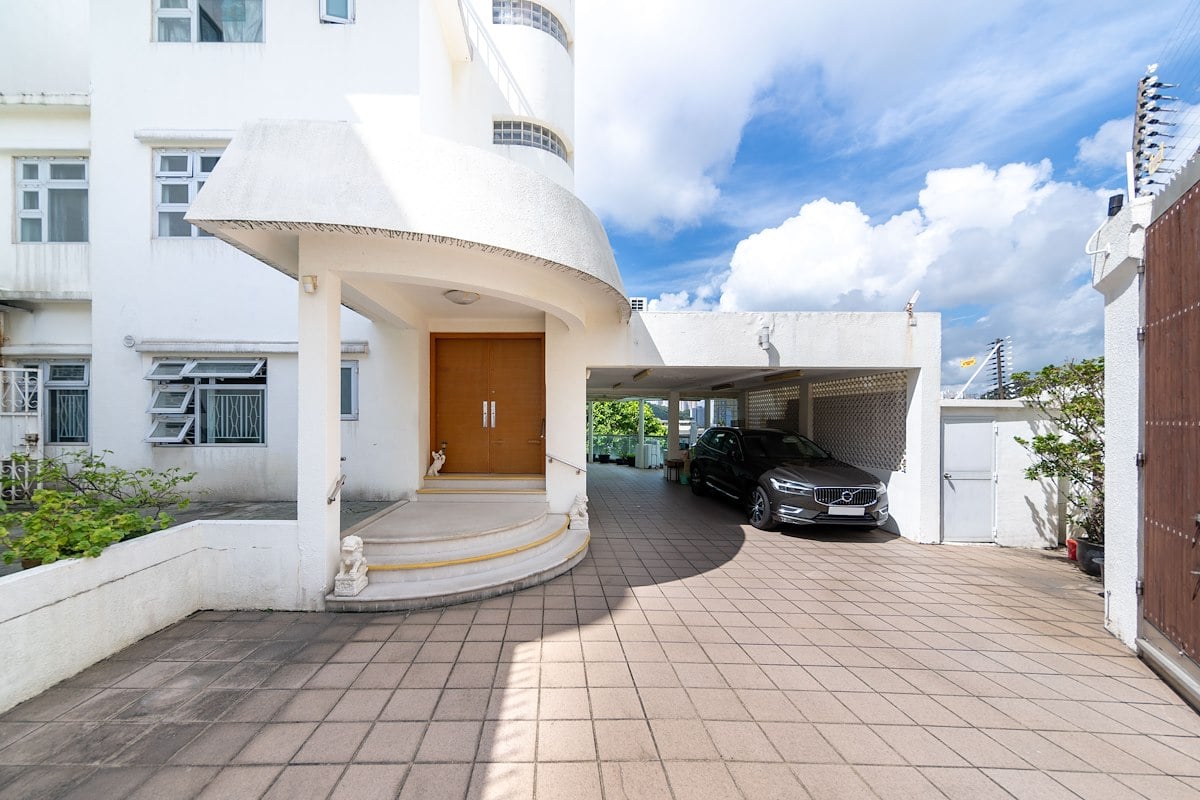 2-8 Shouson Hill Road West 寿臣山道西2-8号 | Private Terrace (front)