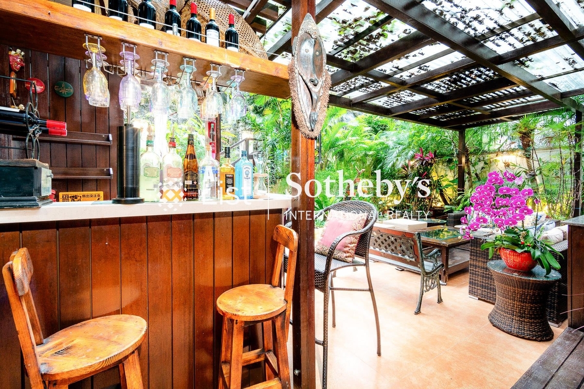 Constellation Cove 滌濤山 | Private Garden off Living and Dining Room