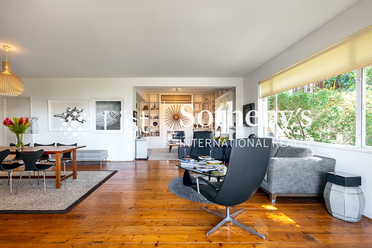 Bisney Cove 碧荔道33-35號 | Living and Dining Room