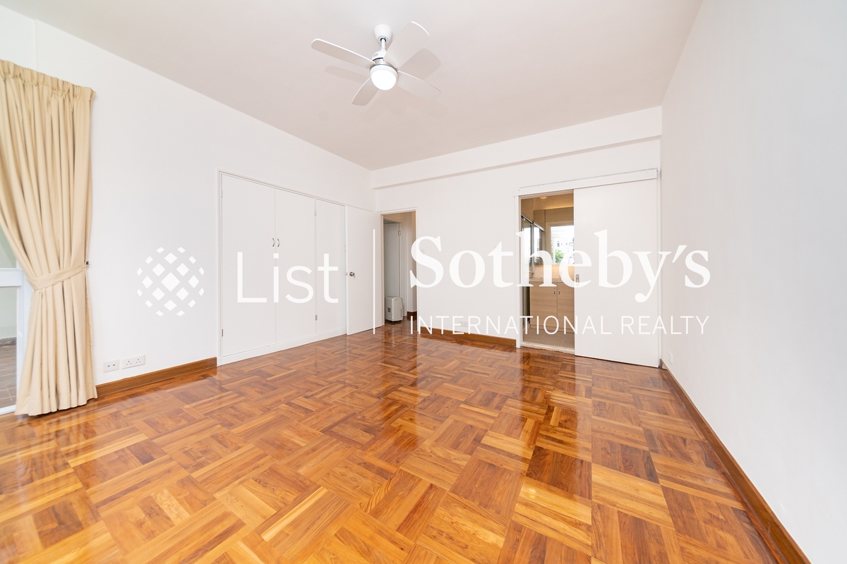 Panorama 全景大廈 | Built-in Wardrobe in Master Bedroom 