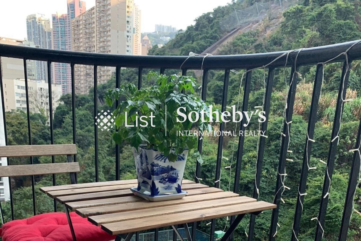 Scenecliff 承德山莊 | Balcony off Living and Dining Room