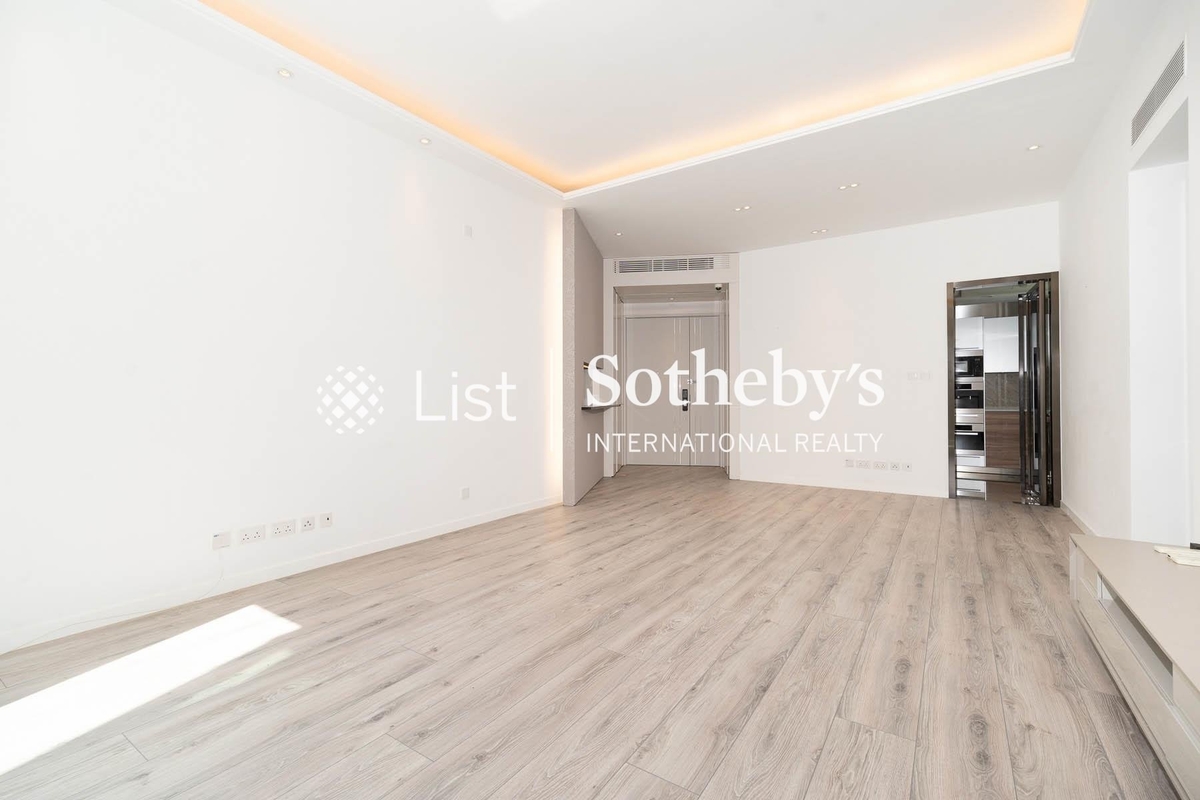 No. 55 Conduit Road 璈珀 | Living and Dining Room