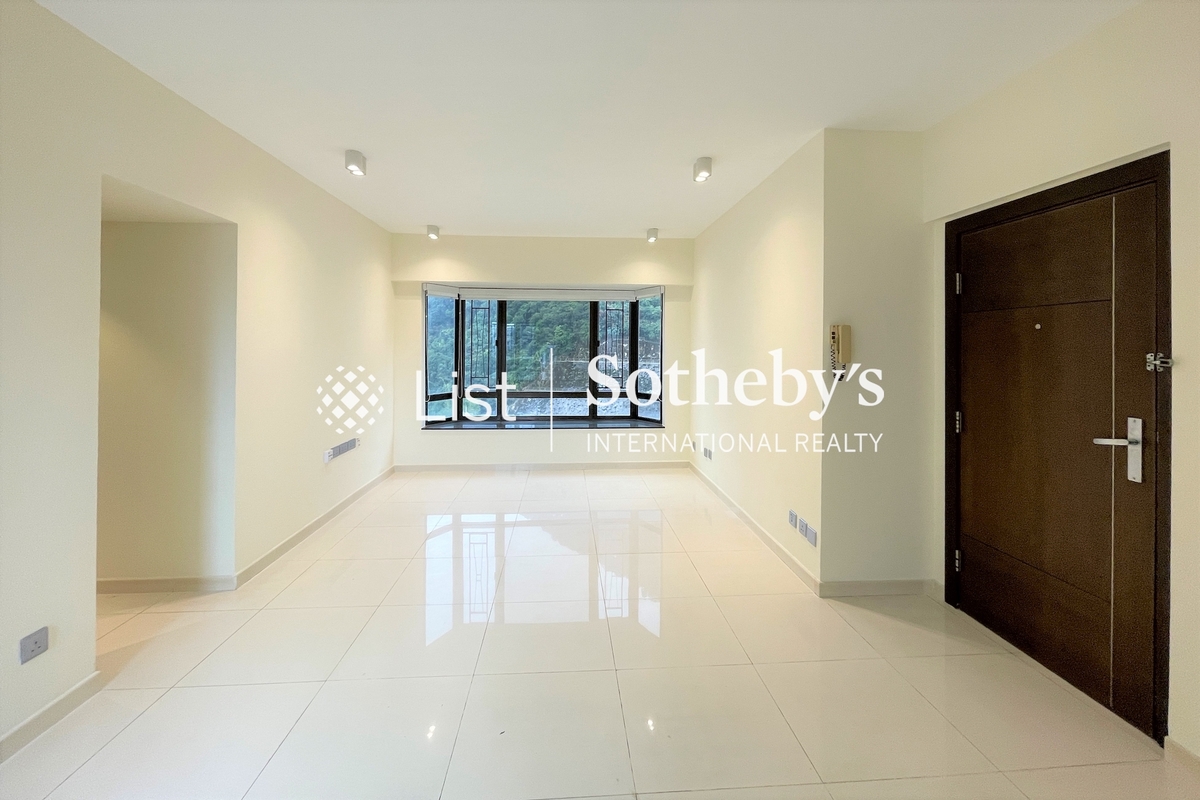 Tycoon Court 麗豪閣 | Living and Dining Room