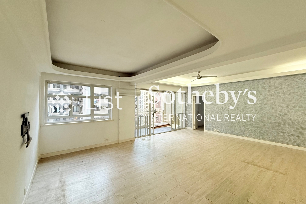 Emerald Court 翡翠樓 | Living and Dining Room