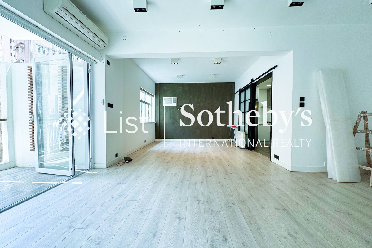 Emerald Court 翡翠樓 | Living and Dining Room