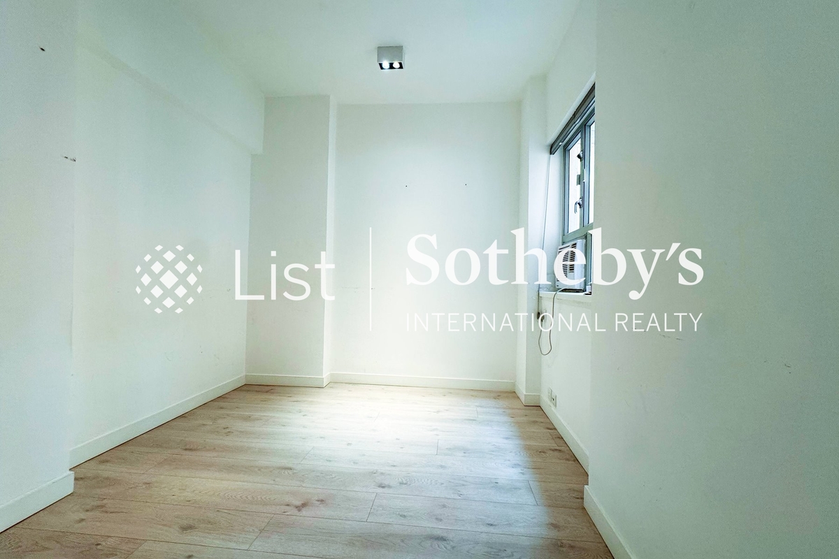 Emerald Court 翡翠樓 | Third Bedroom