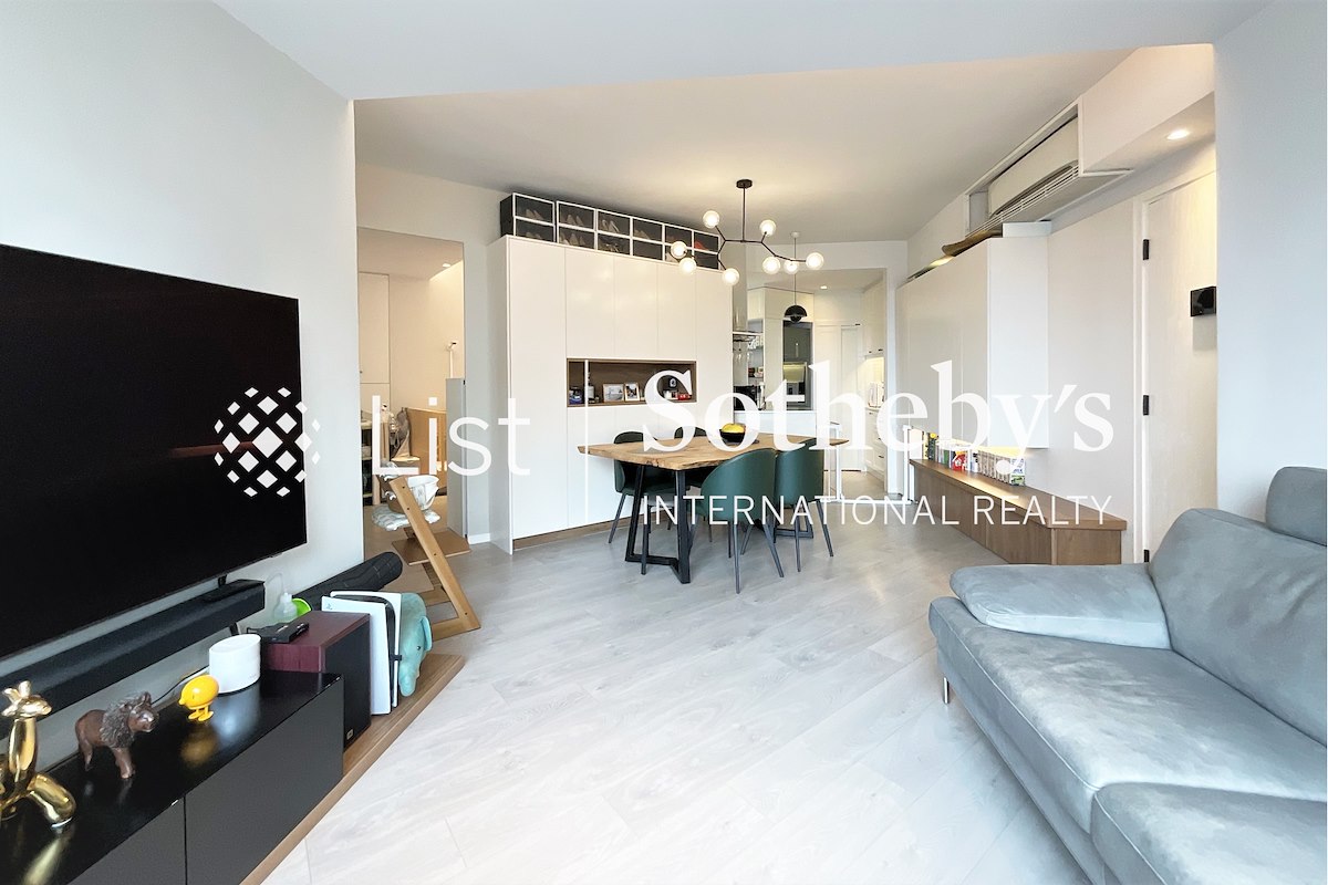 Roc Ye Court 乐怡阁 | Living and Dining Room