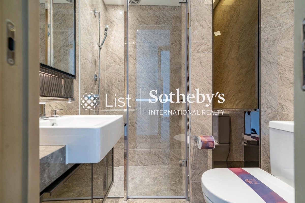 Victoria Harbour 海璇 | Guest Bathroom