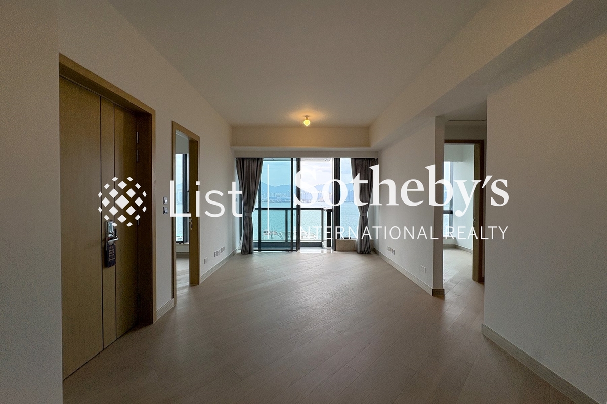 Victoria Harbour 海璇 | Living and Dining Room