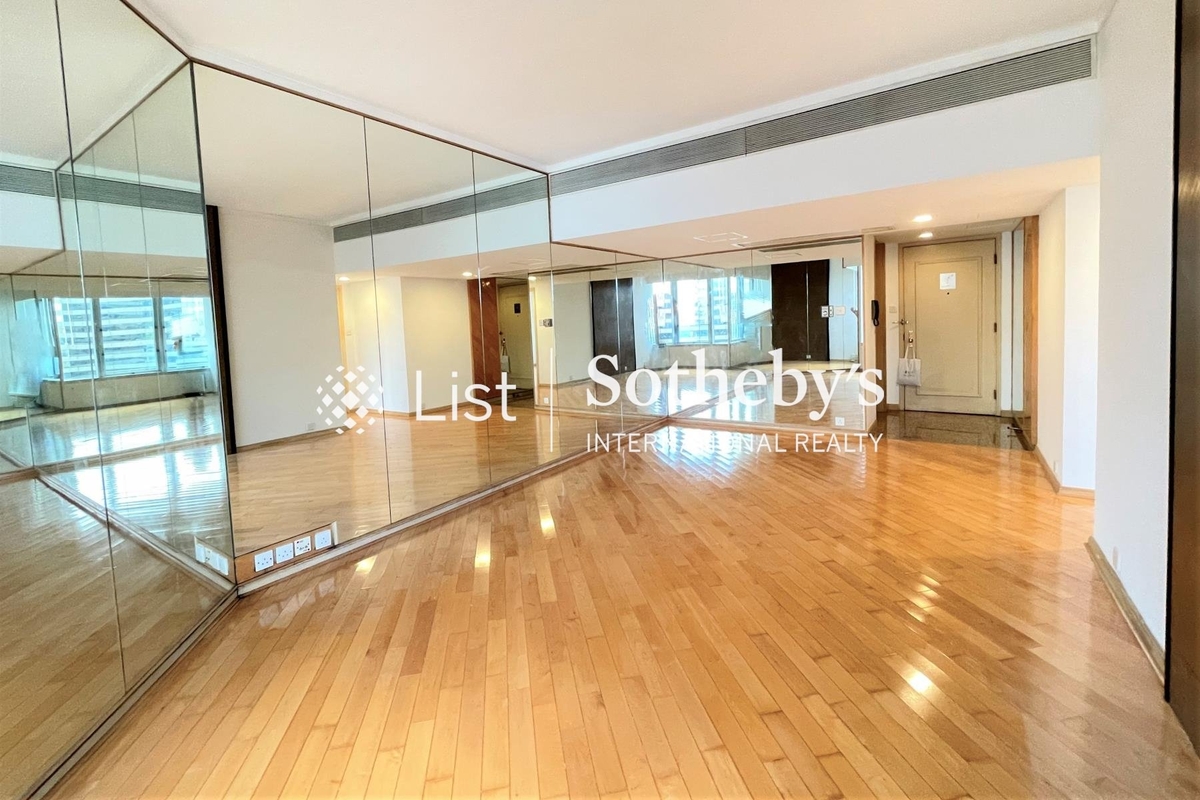 Convention Plaza Apartments 會展中心 會景閣 | Living and Dining Room