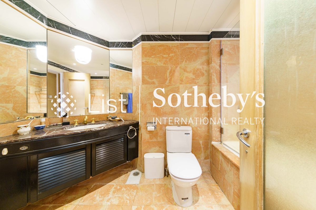 Convention Plaza Apartments 會展中心 會景閣 | Master Bathroom