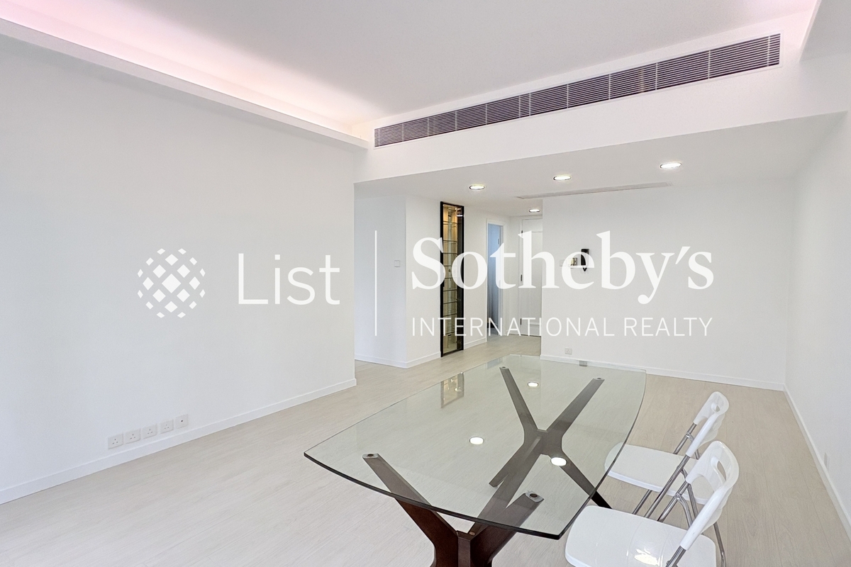 Convention Plaza Apartments 会展中心 会景阁 | Living and Dining Room