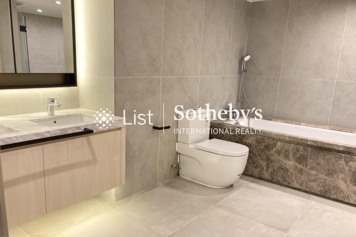 Convention Plaza Apartments 會展中心 會景閣 | Master Bathroom