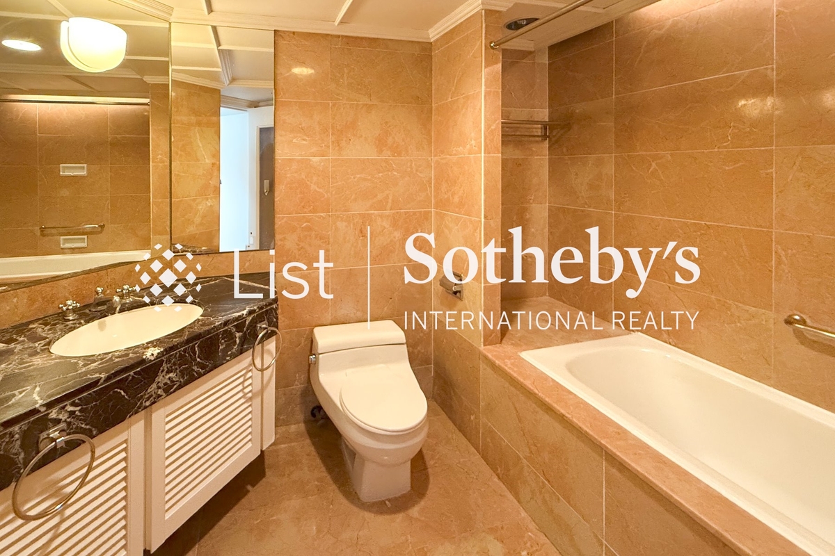 Convention Plaza Apartments 會展中心 會景閣 | Master Bathroom