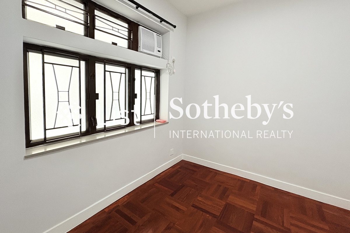 Champion Court 金鞍大廈 | Third Bedroom