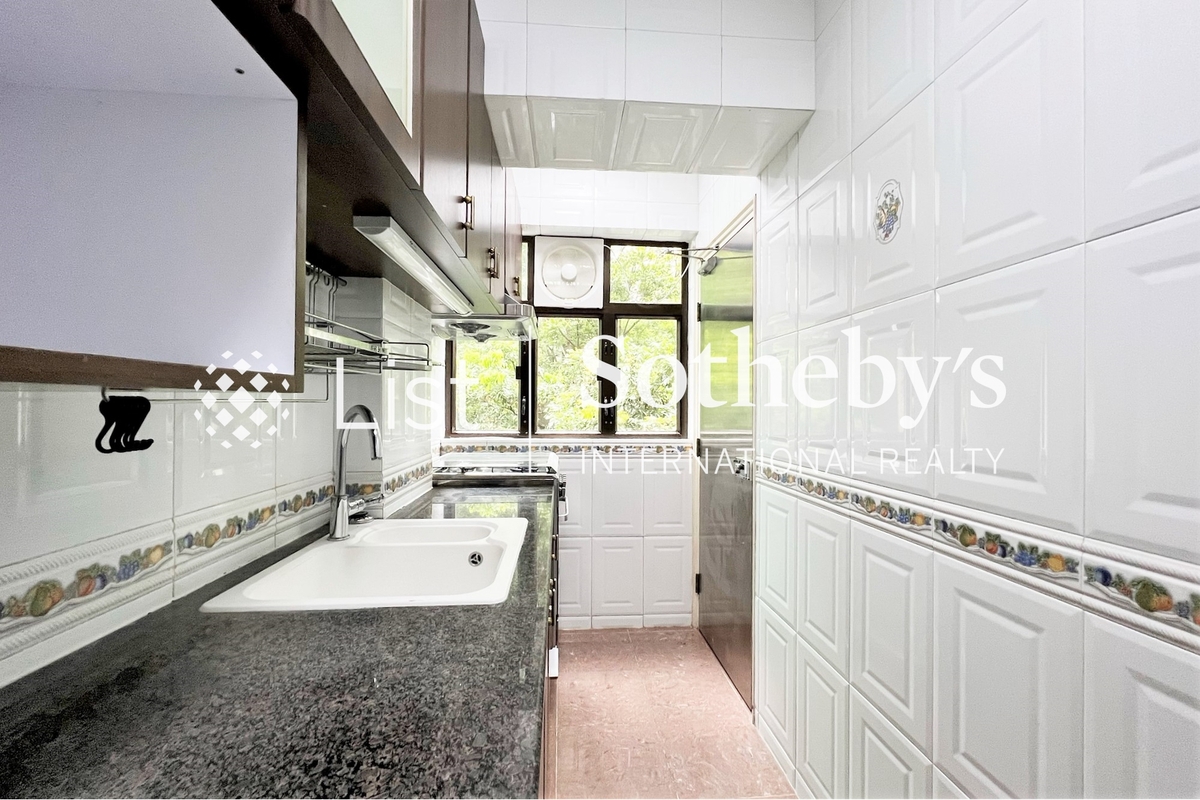 Champion Court 金鞍大廈 | Kitchen