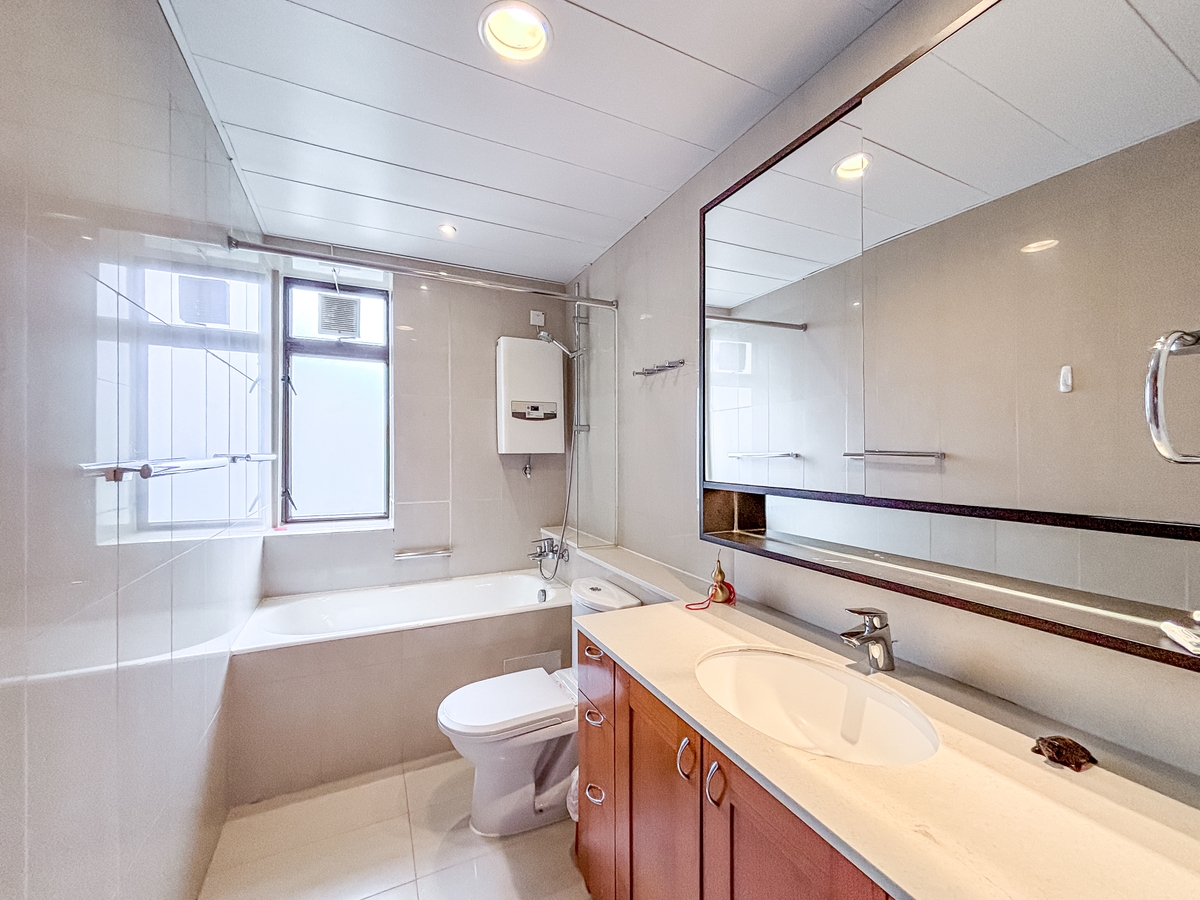 Bamboo Grove 竹林苑 | Guest Bathroom