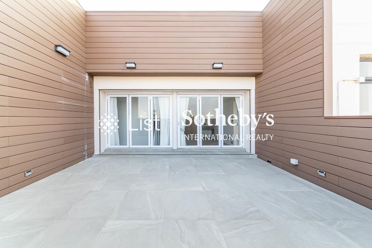 Bamboo Grove 竹林苑 | Private Terrace off Second En-suite Bedroom