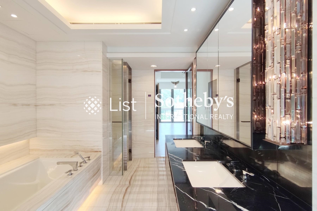 No. 50 Stanley Village Road 赤柱村道50號 | Master Bathroom