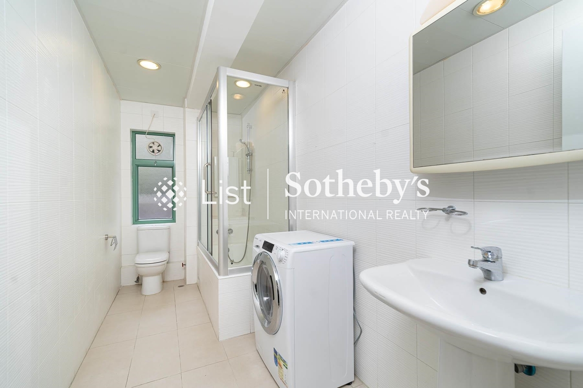 Ivory Court 華麗閣 | Guest Bathroom