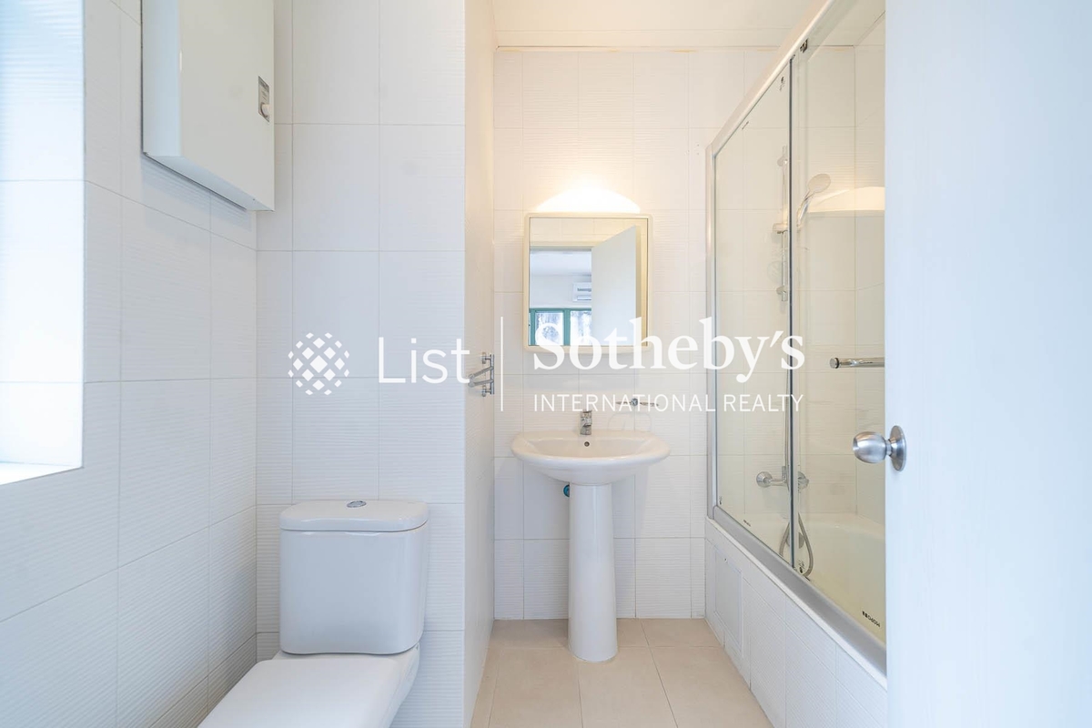 Ivory Court 華麗閣 | Master Bathroom