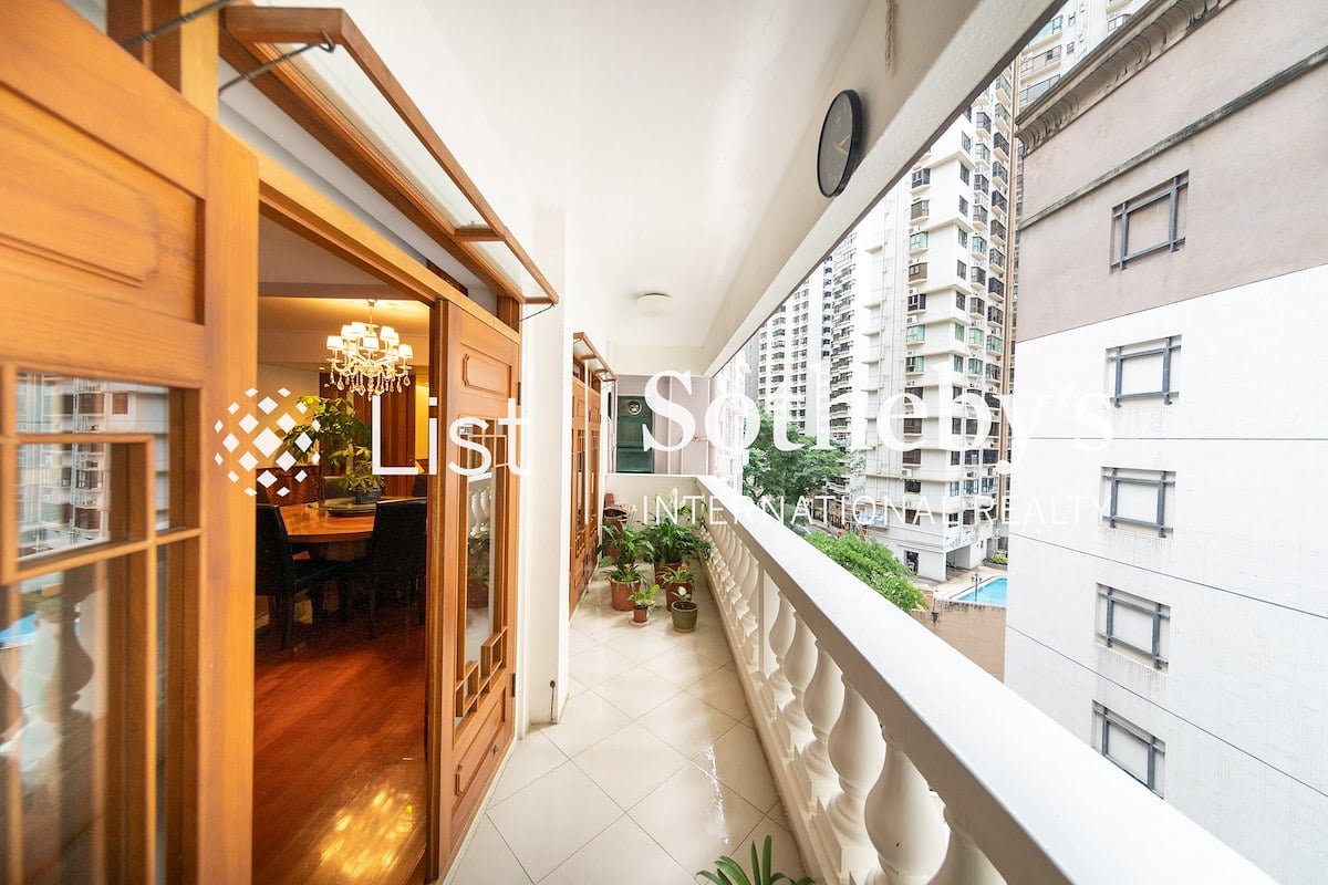 Ivory Court 華麗閣 | Balcony off Living and Dining Room