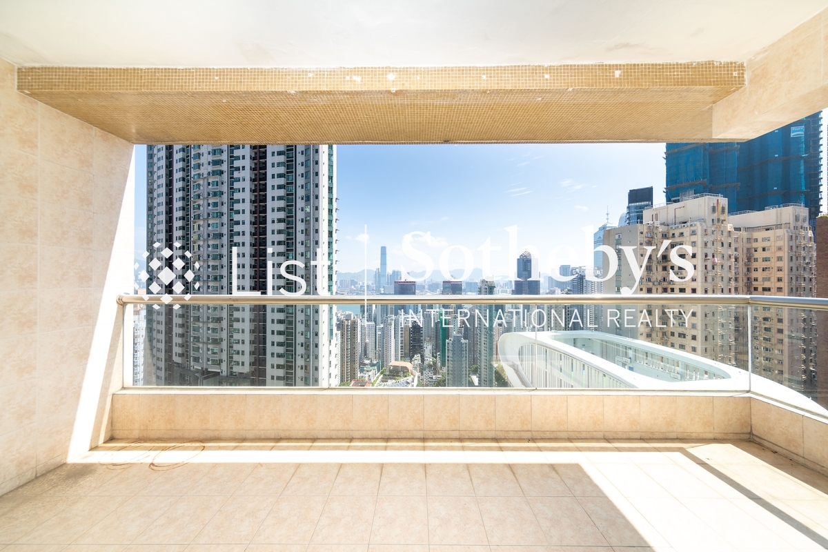 Savoy Court 夏蕙苑 | Balcony off Living Room