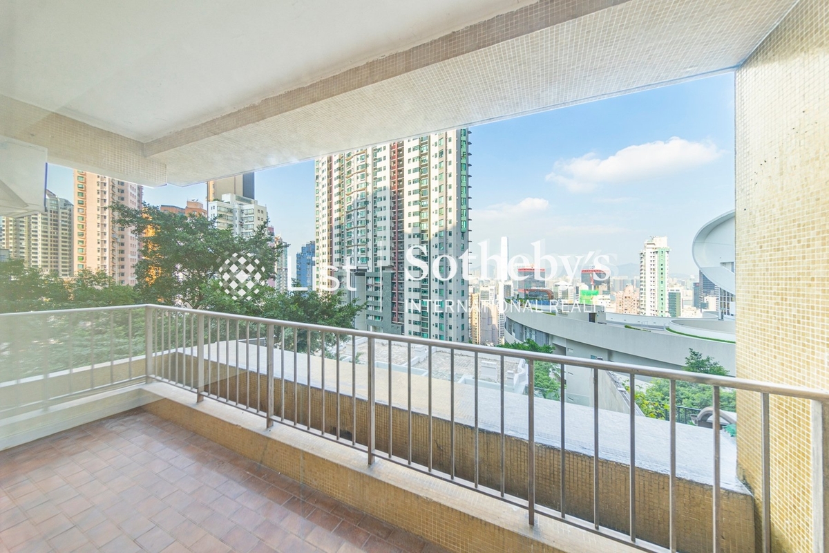 Savoy Court 夏蕙苑 | Balcony off Living and Dining Room