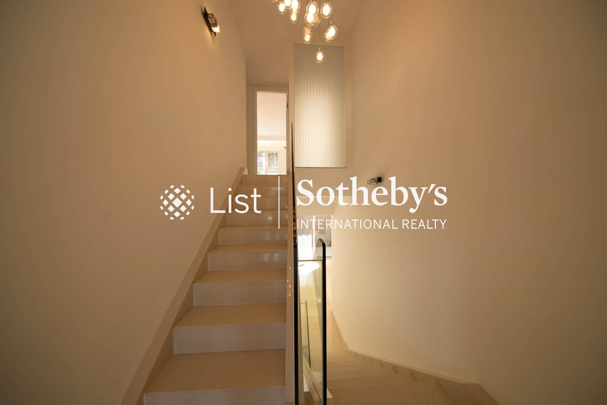 Las Pinadas 松濤苑 | Internal Staircase