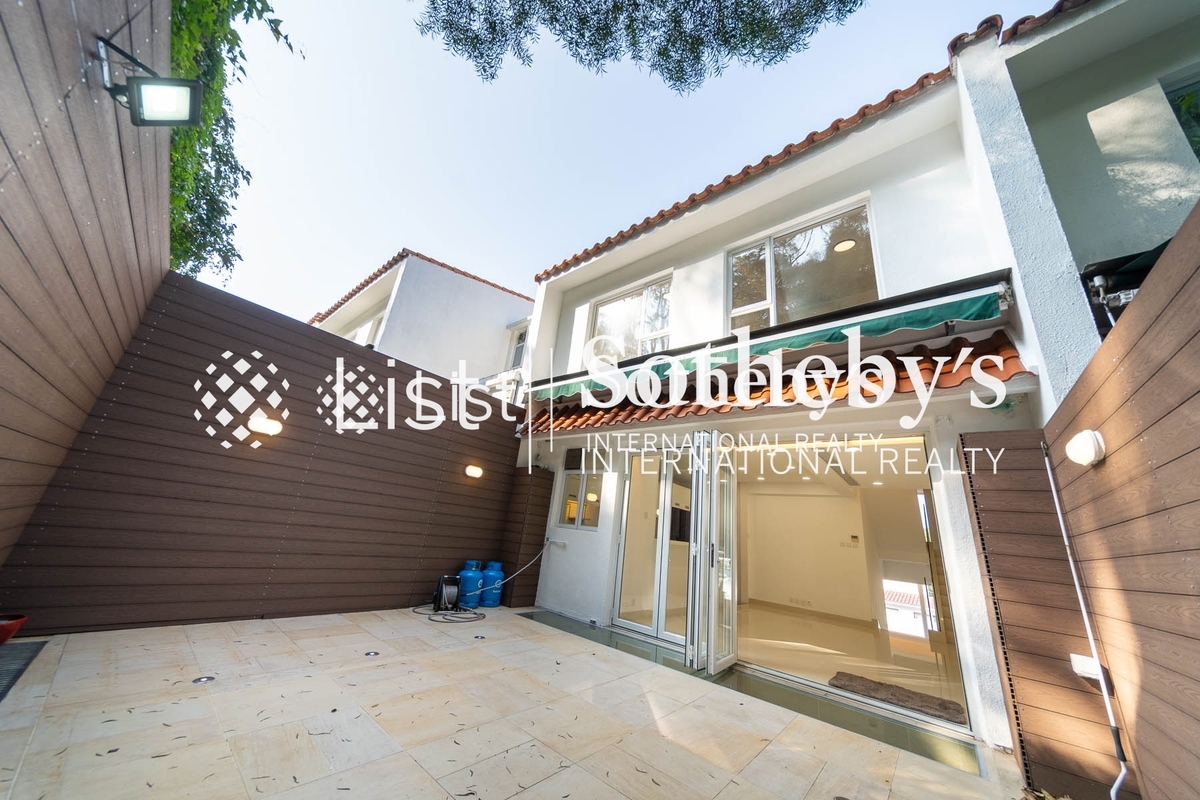 Las Pinadas 松濤苑 | Private Terrace off Dining Room