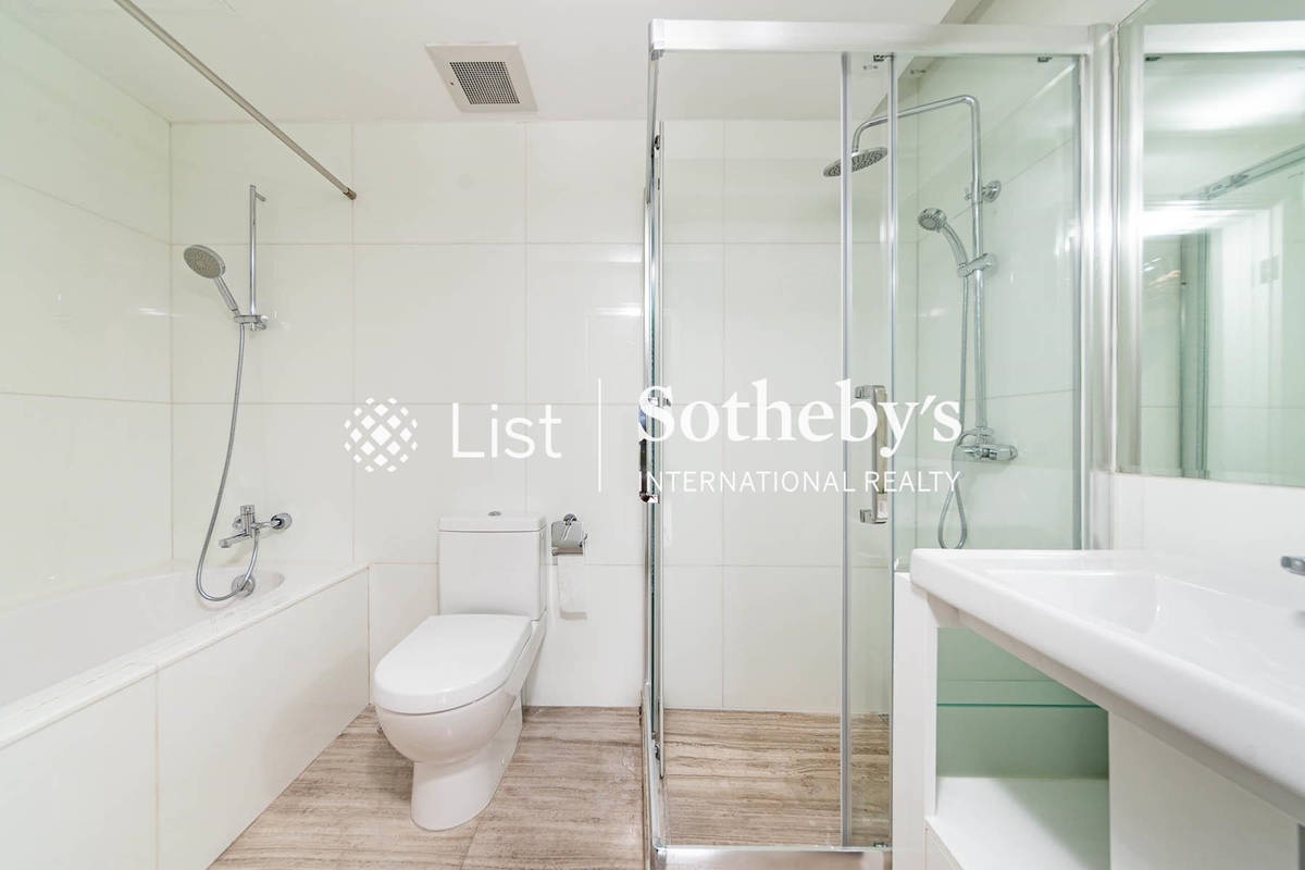 Las Pinadas 松濤苑 | Master Bathroom