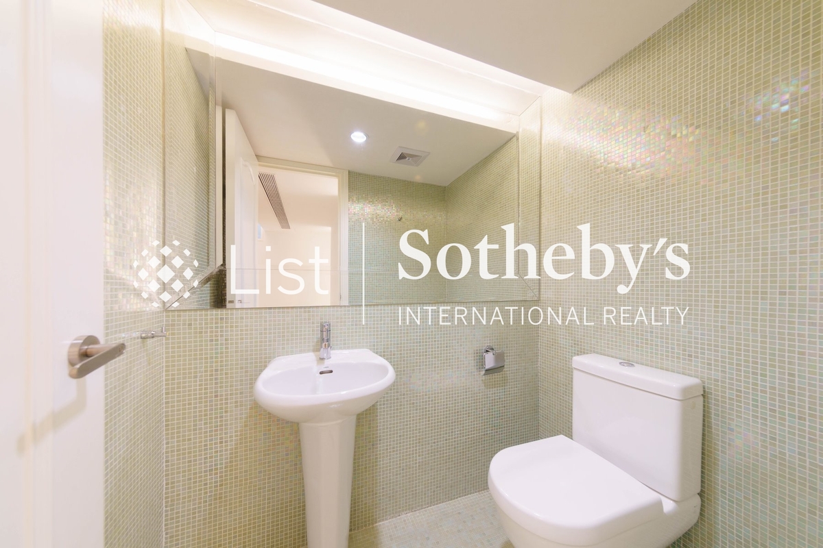 Las Pinadas 松濤苑 | Guest Powder Room