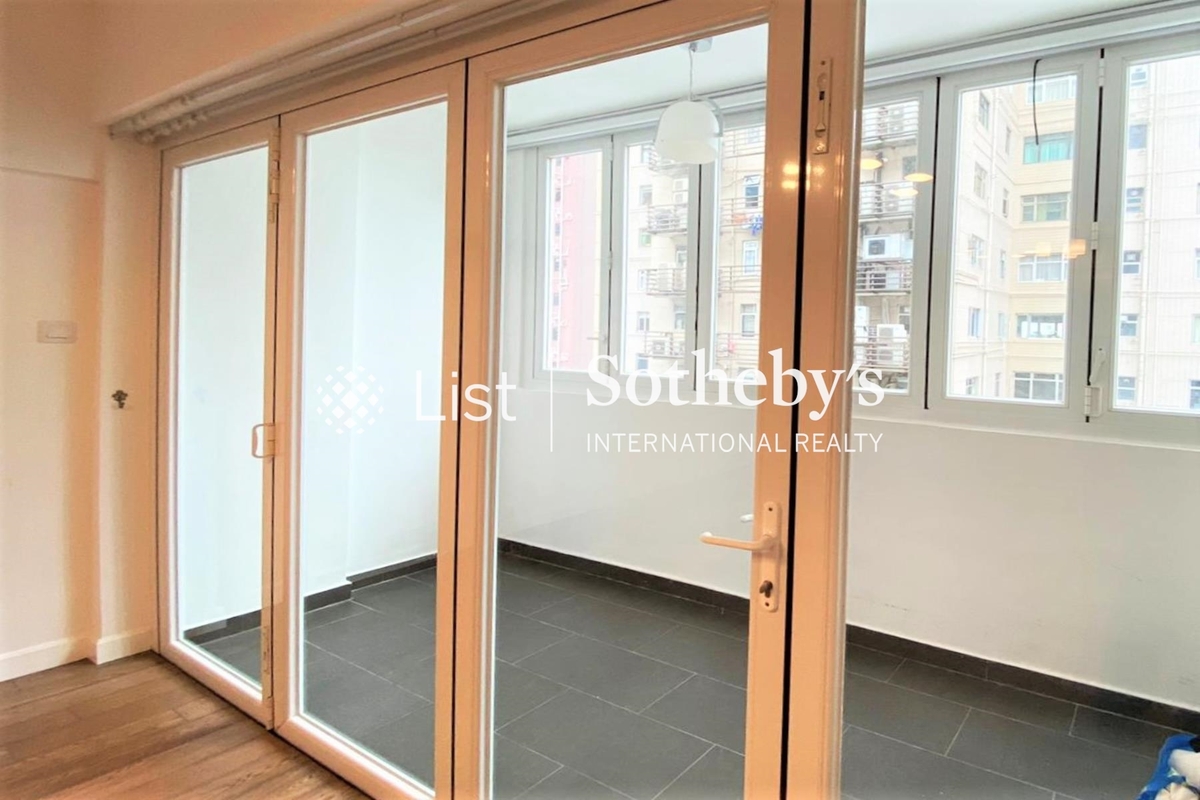 King's Garden 健園 | Living and Dining Room