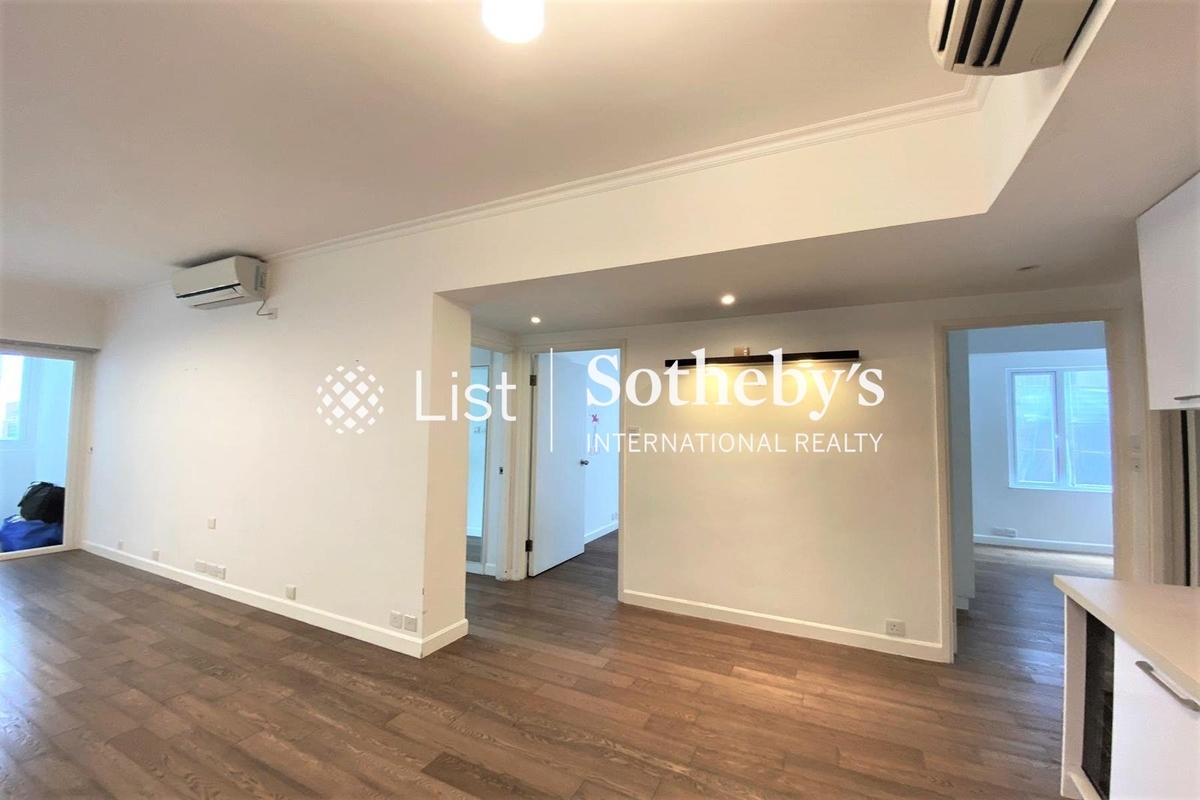 King's Garden 健園 | Living and Dining Room