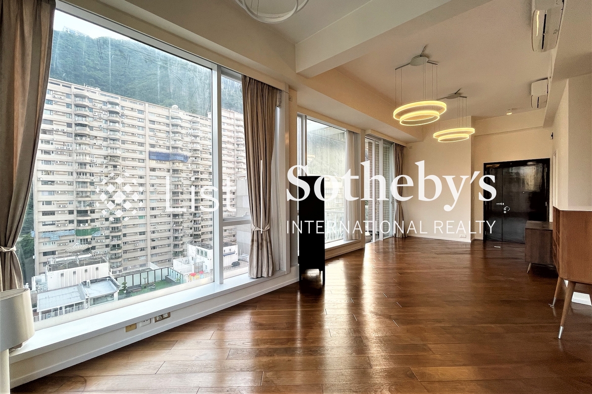 Conduit 18 Conduit 18 | Living and Dining Room