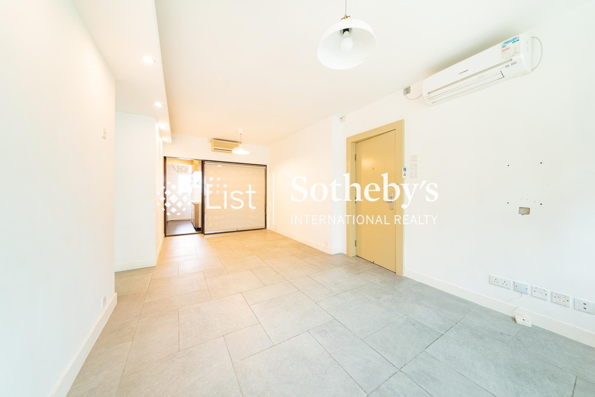 Friendship Court 友誼大廈 | Living and Dining Room