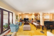 Piccadilly Mansion 碧苑 | Living and Dining Room