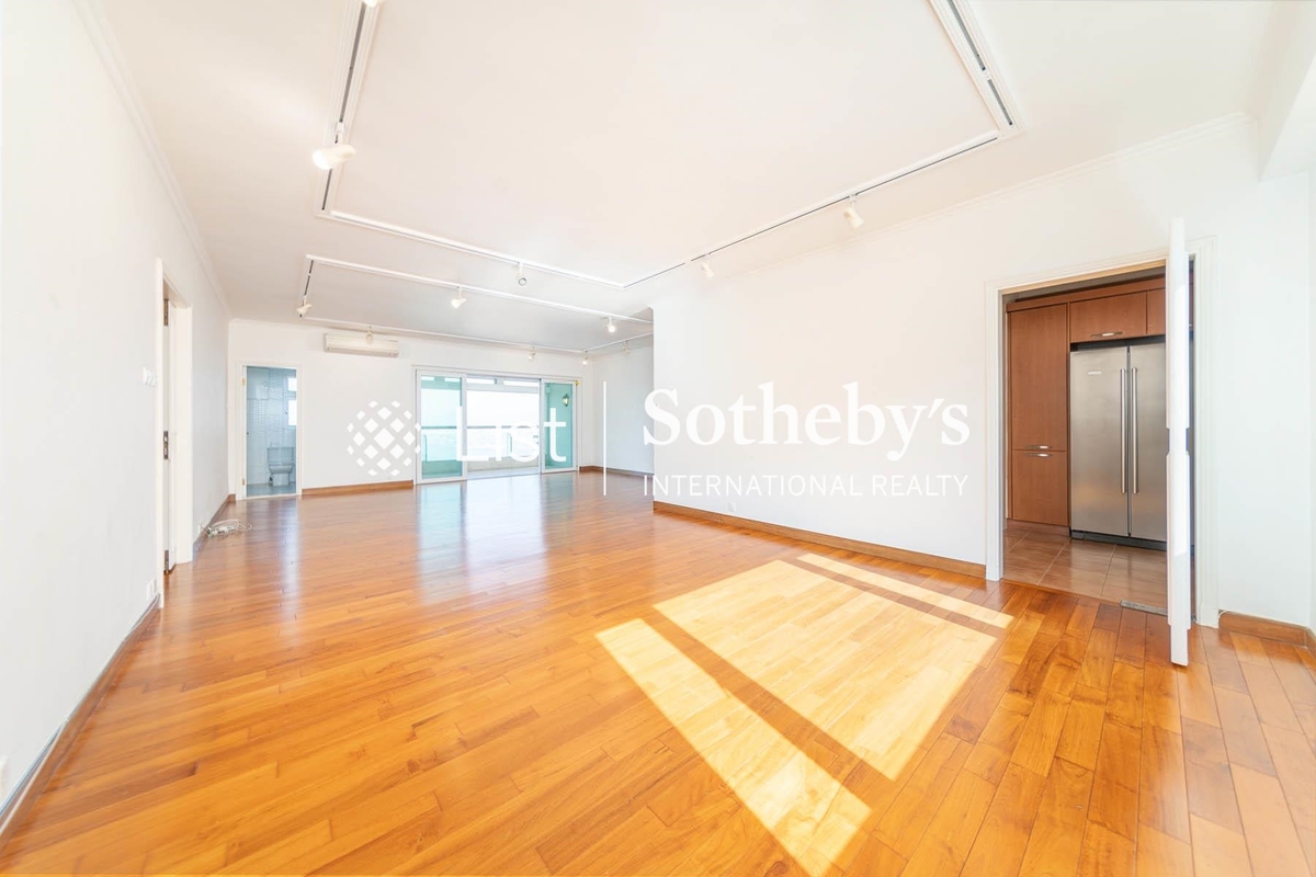 Piccadilly Mansion 碧苑 | Living and Dining Room