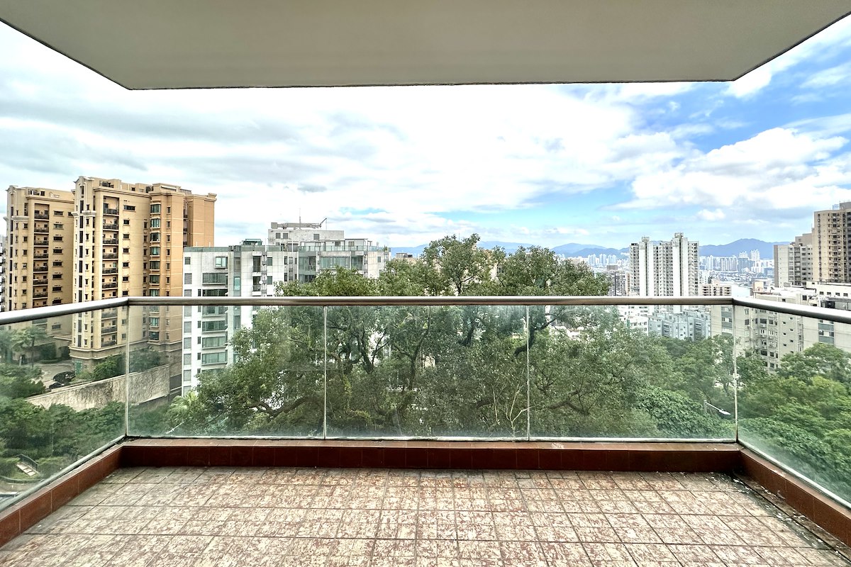 Po Shan Mansions 宝城大厦 | Balcony off Living and Dining Room