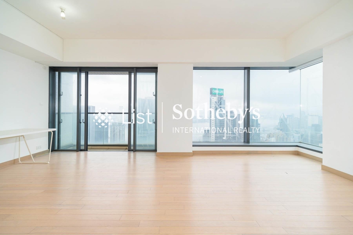 The Oakhill 萃峰 | Living and Dining Room