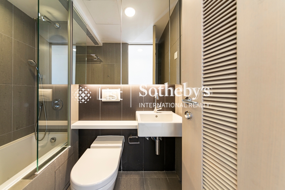 The Oakhill 萃峰 | Guest Bathroom