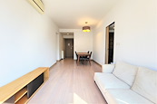 The Oakhill 萃峰 | Living and Dining Room