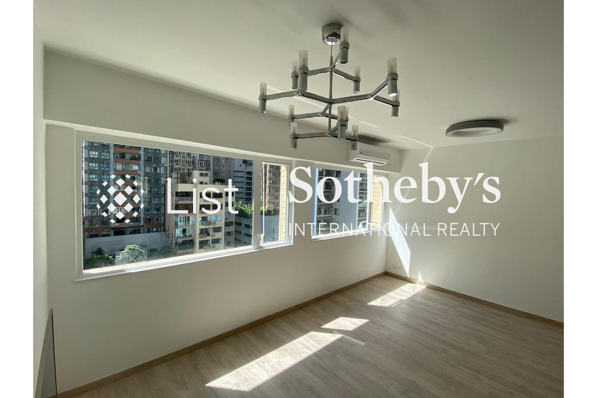 Carlos Court 嘉樂園 | Living and Dining Room