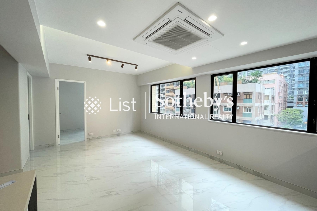 Carlos Court 嘉樂園 | Living and Dining Room